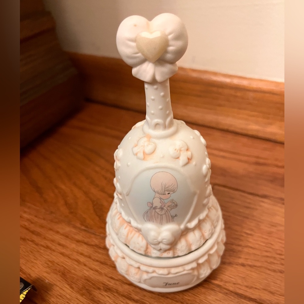 Precious Moments Ceramic Bell w/Dish Stand - Birth Month of June w/Pearl Quote